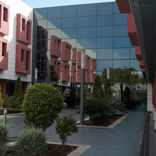 Residencia de Ancianos en Sevilla fachada