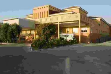 centro-residencial-sociosanitario-para-personas-mayores-reifs-utrera-fachada