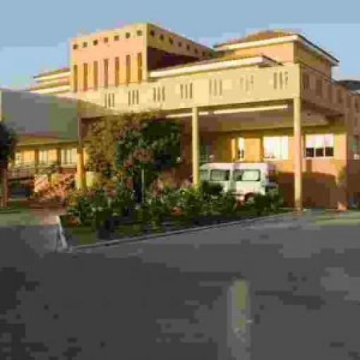 centro-residencial-sociosanitario-para-personas-mayores-reifs-utrera-fachada