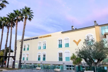residencia-emera-mas-camarera-valencia