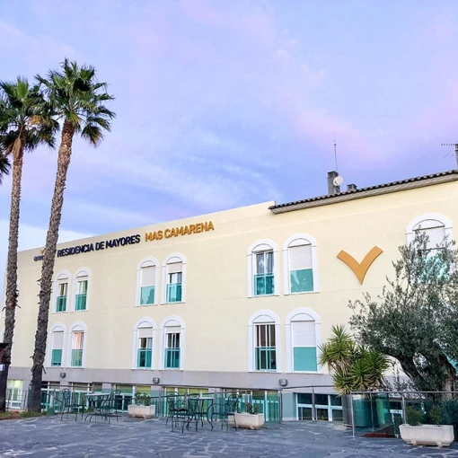 residencia-emera-mas-camarera-valencia