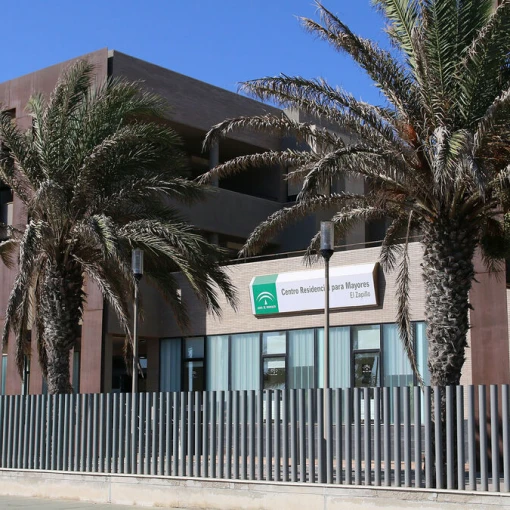 centro-residencial-para-personas-mayores-el-zapillo-exterior
