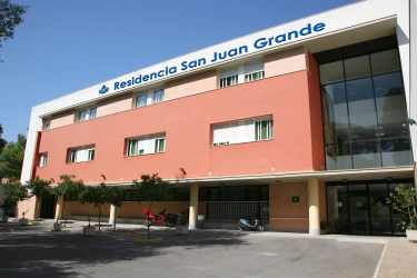 centro-residencial-para-personas-mayores-san-juan-grande-fachada