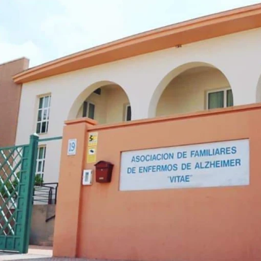 centro-residencial-para-enfermos-de-alzheimer-dolores-castañeda-fachada